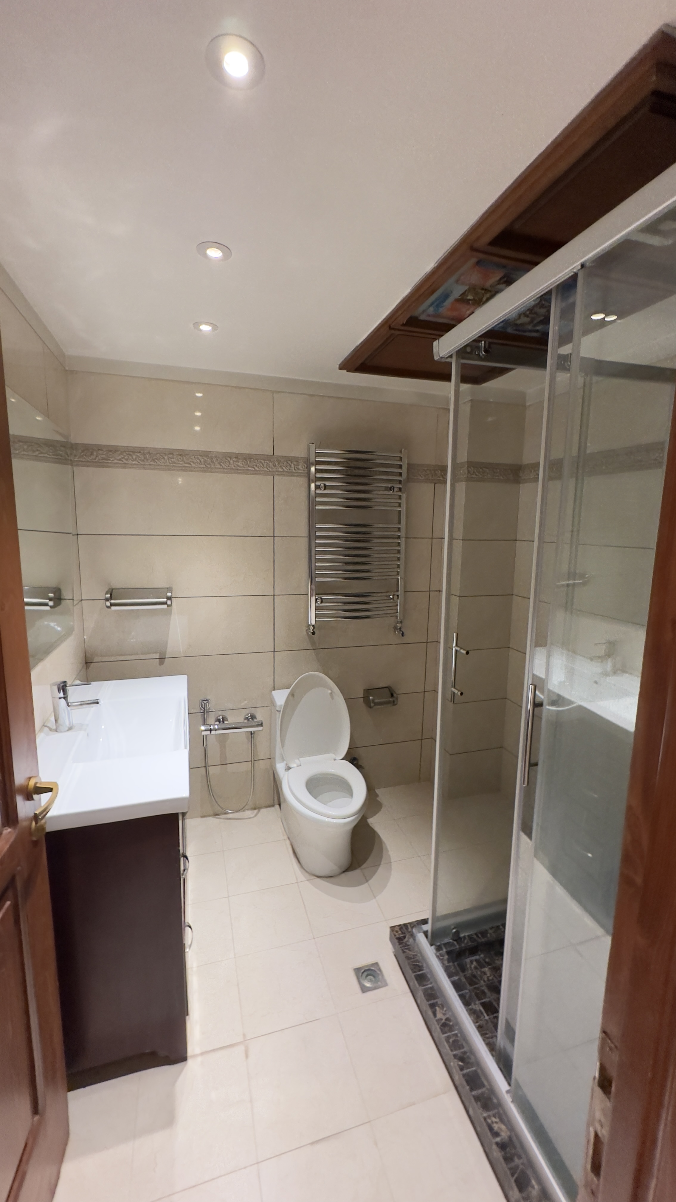 300 متر 4 خواب