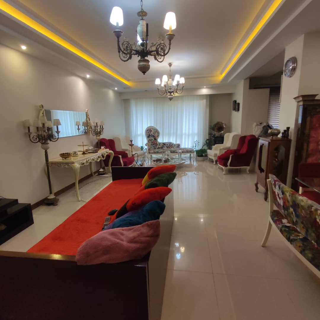 فروش اپارتمان 200متر نیاوران سه خواب تاپ لوکیشن