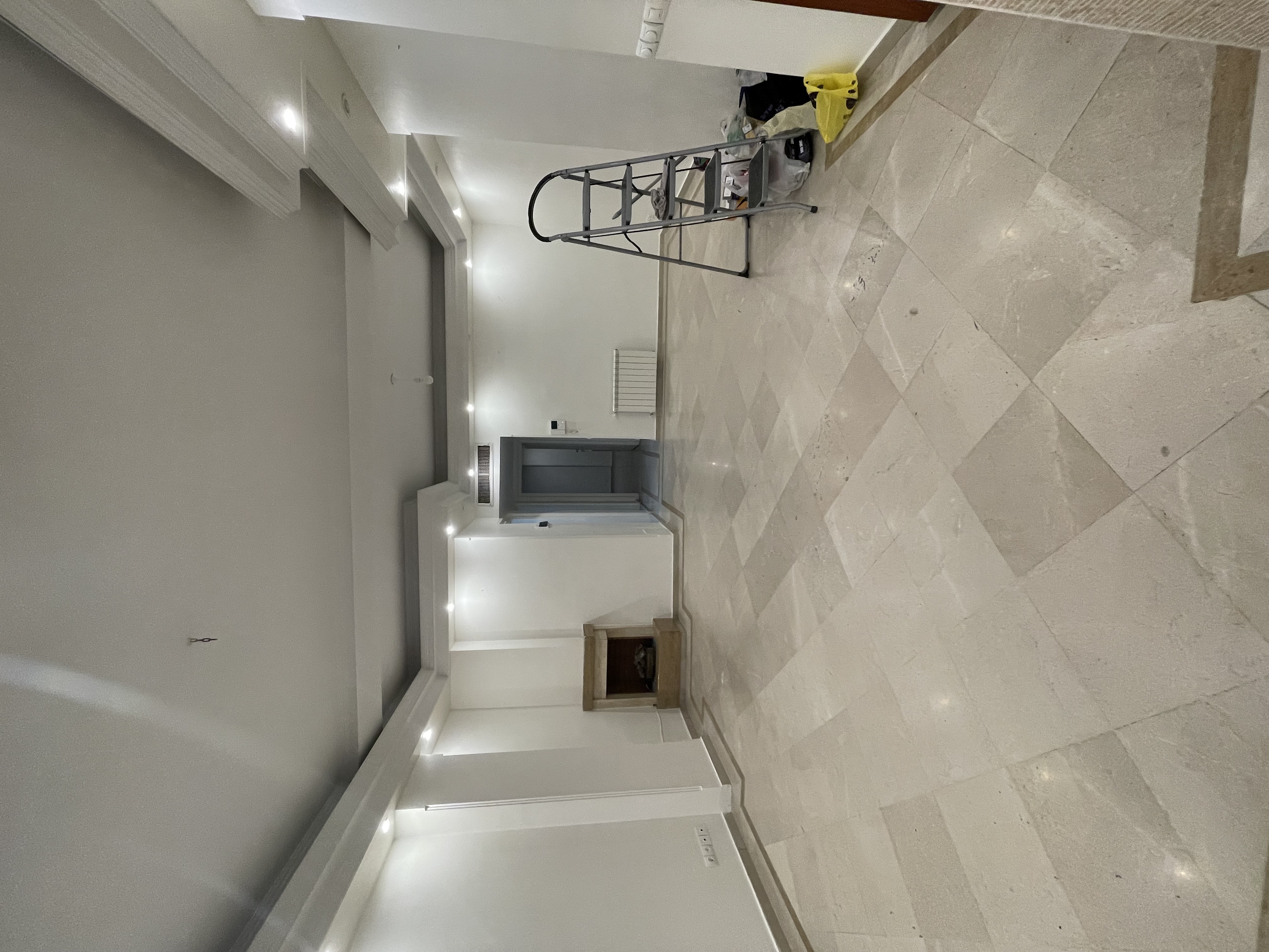 رهن و اجاره آپارتمان 110 متری 2 خواب واقع در کیکاووس