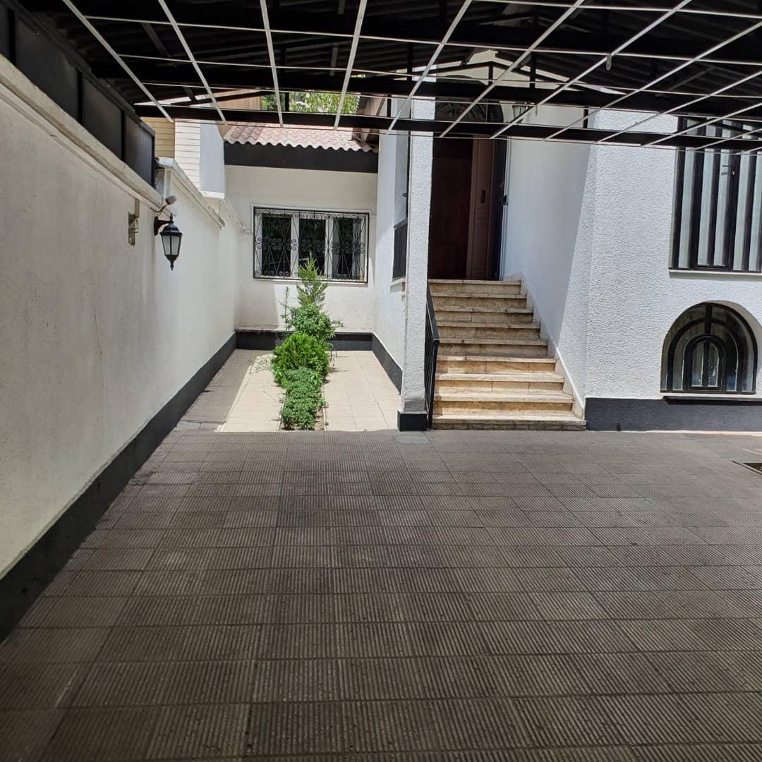 700 متر نیاوران باسازی شده