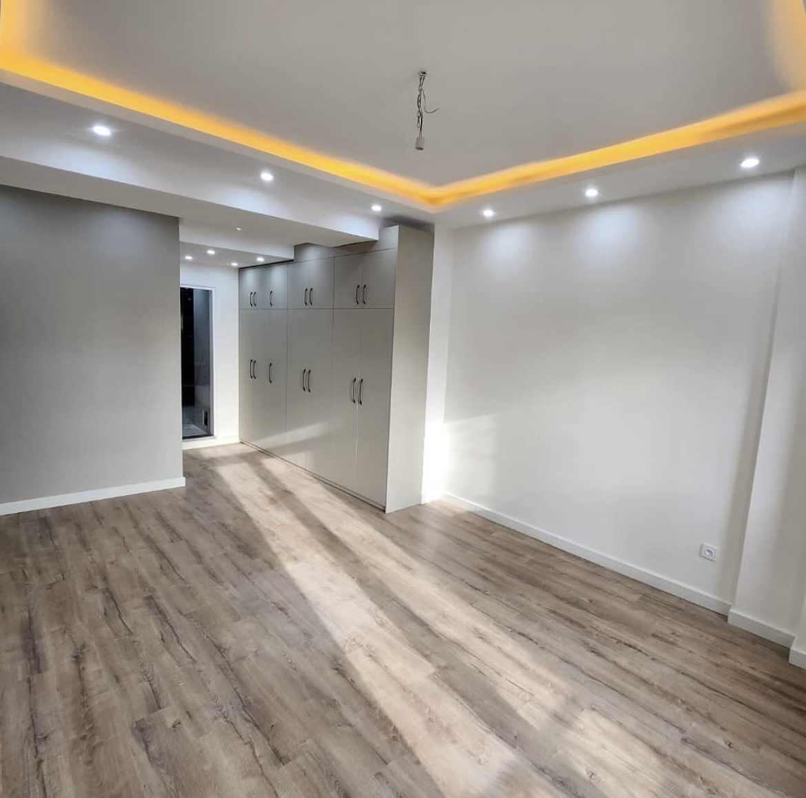 فروش آپارتمان 150متر اقدسیه سپند مناسب سرمایه گذاری