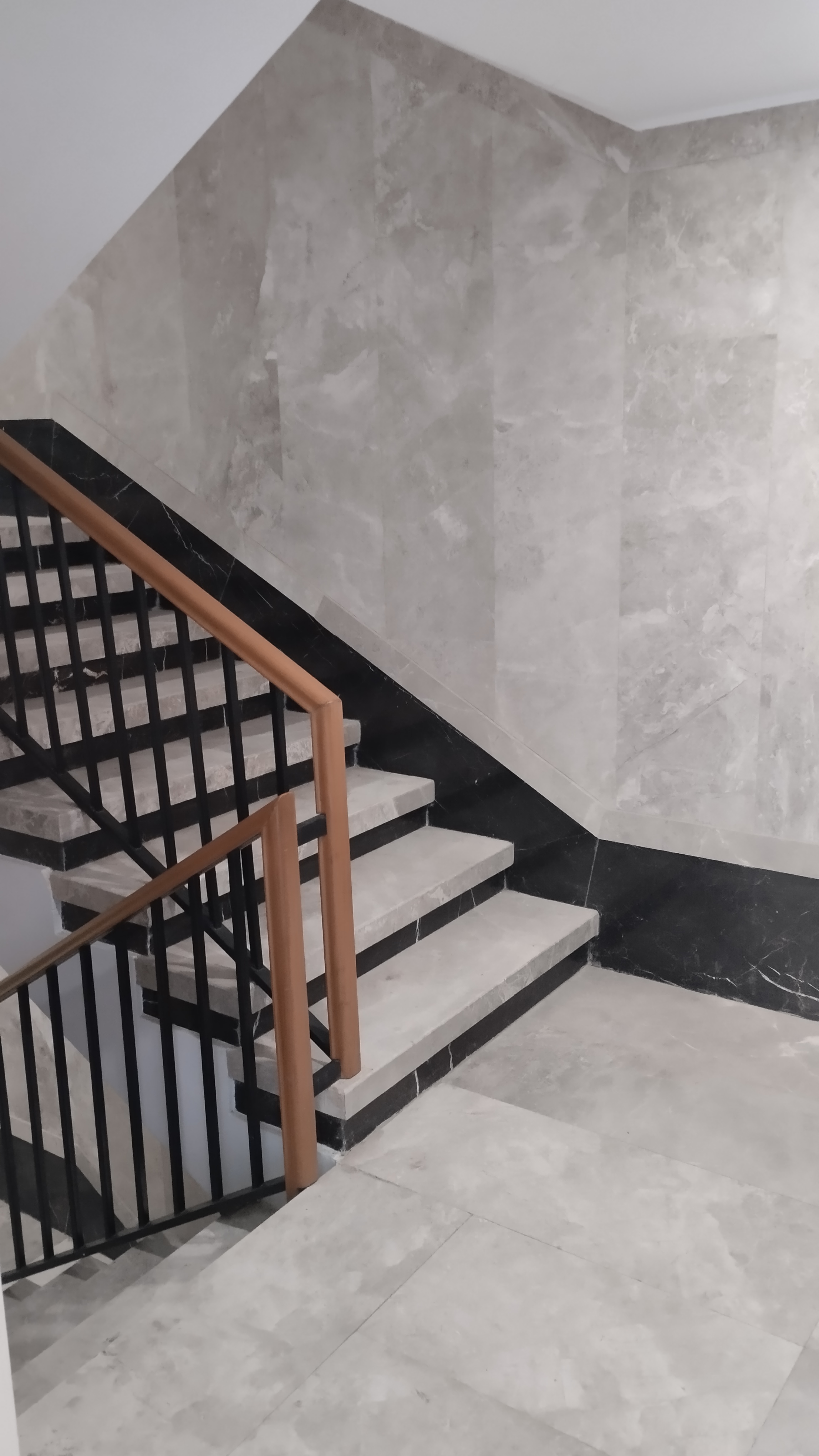 فروش آپارتمان 180 متر نیاوران 3 خواب فول امکانات