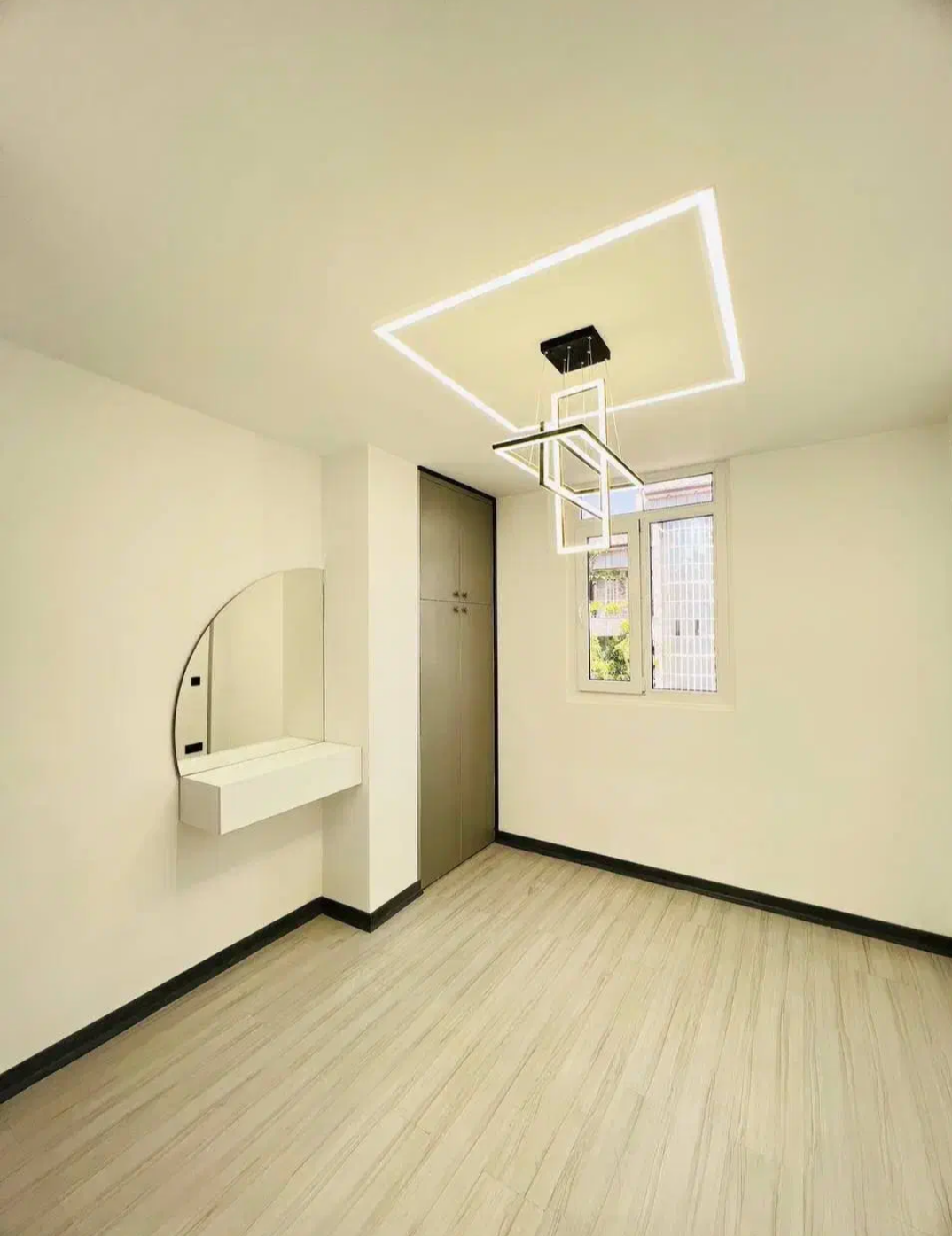 95 متر/کلید نخورده / قلهک