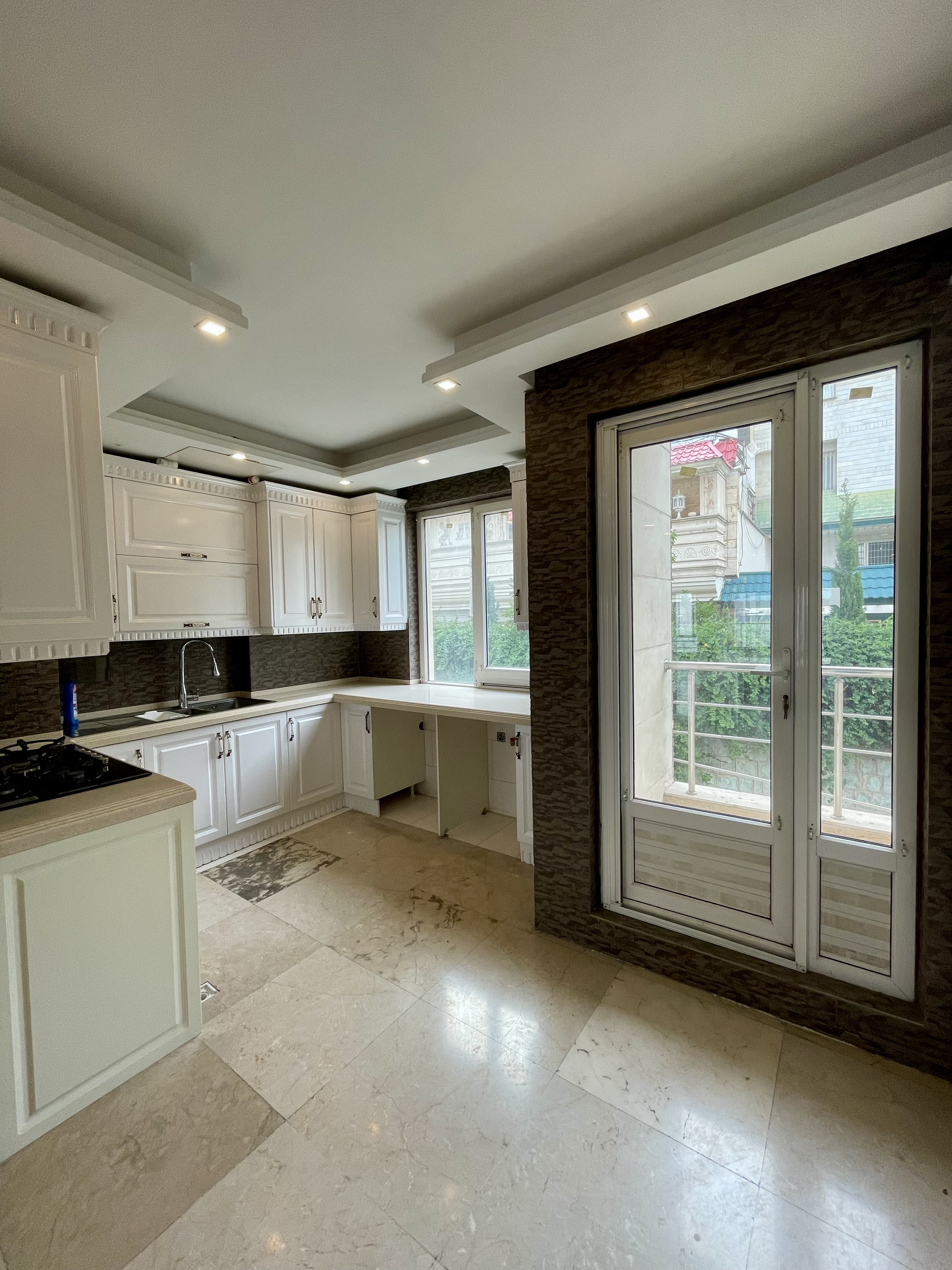 اجاره آپارتمان 200متر فرمانیه 3خواب تاپ لوکیشن