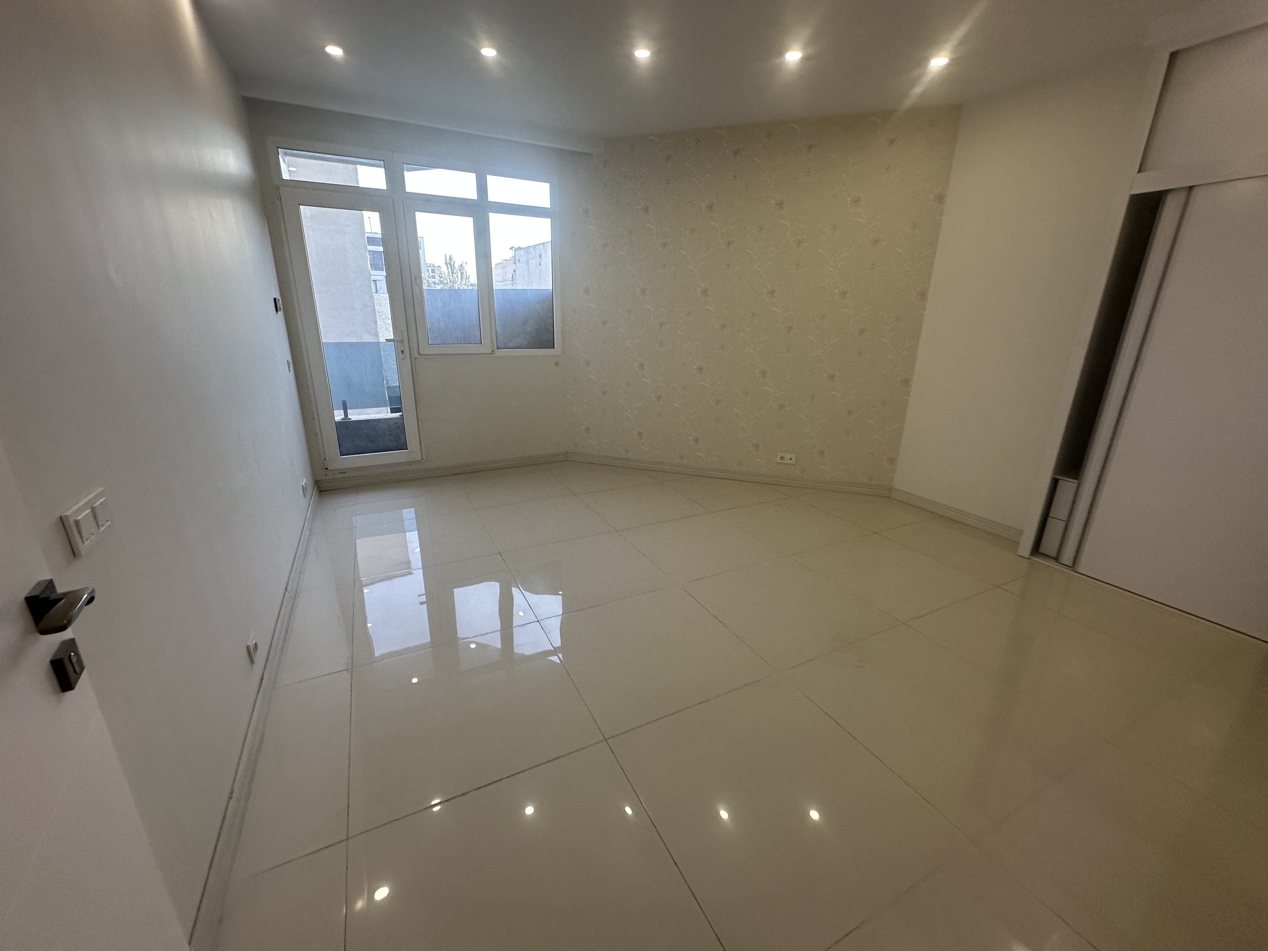 فروش آپارتمان 145متر اختیاریه جنوبی خوش نقشه تک واحدی