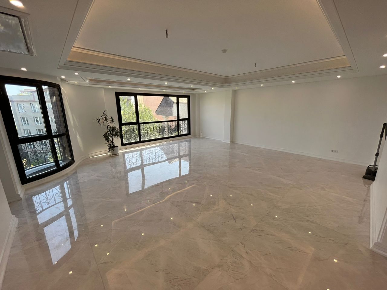 اجاره آپارتمان 260 متر نیاوران نوساز