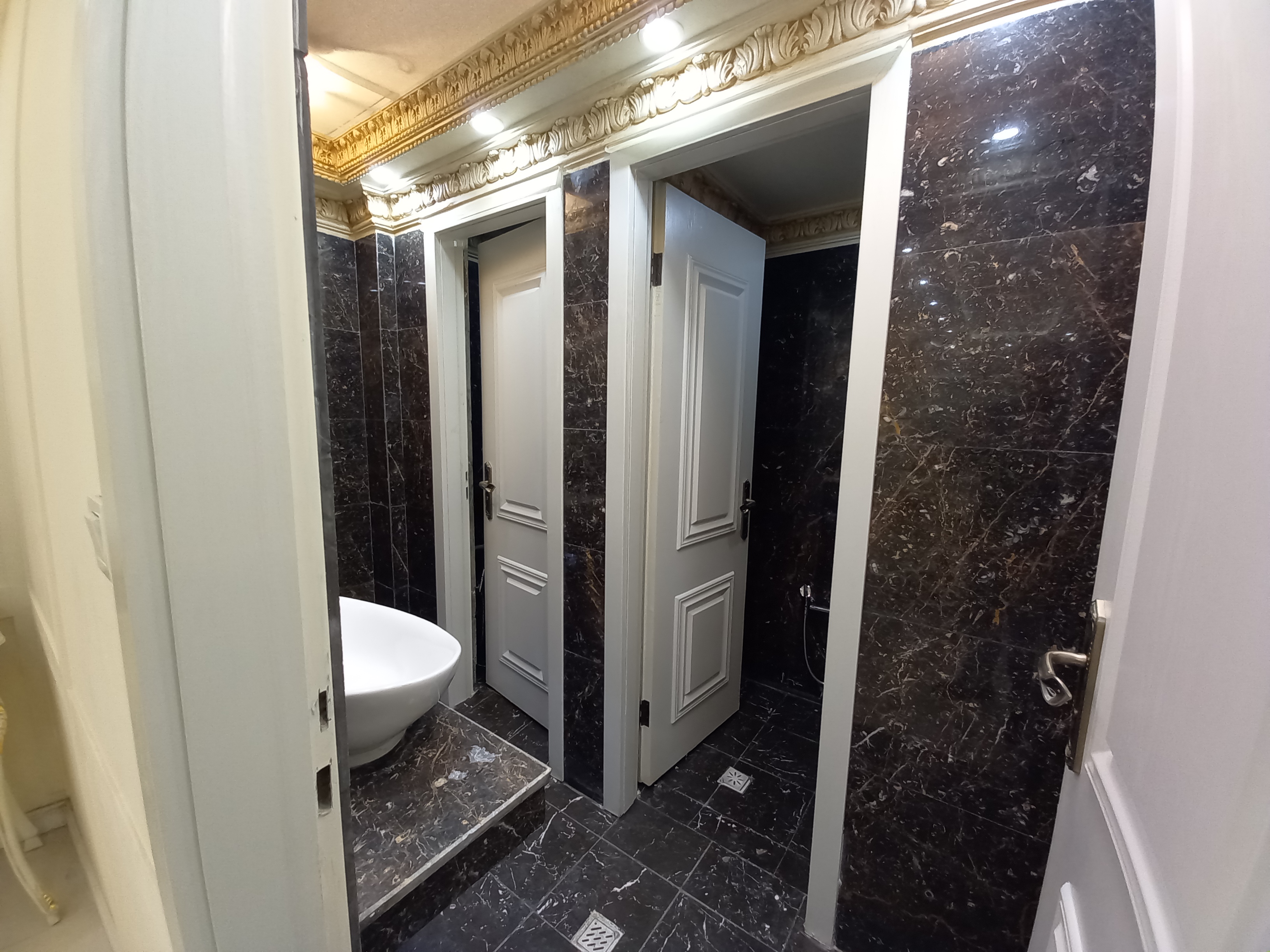 اجاره آپارتمان 300 متر هفت حوض تالار با مجوز فرهنگی جهت مشاغل مختلف