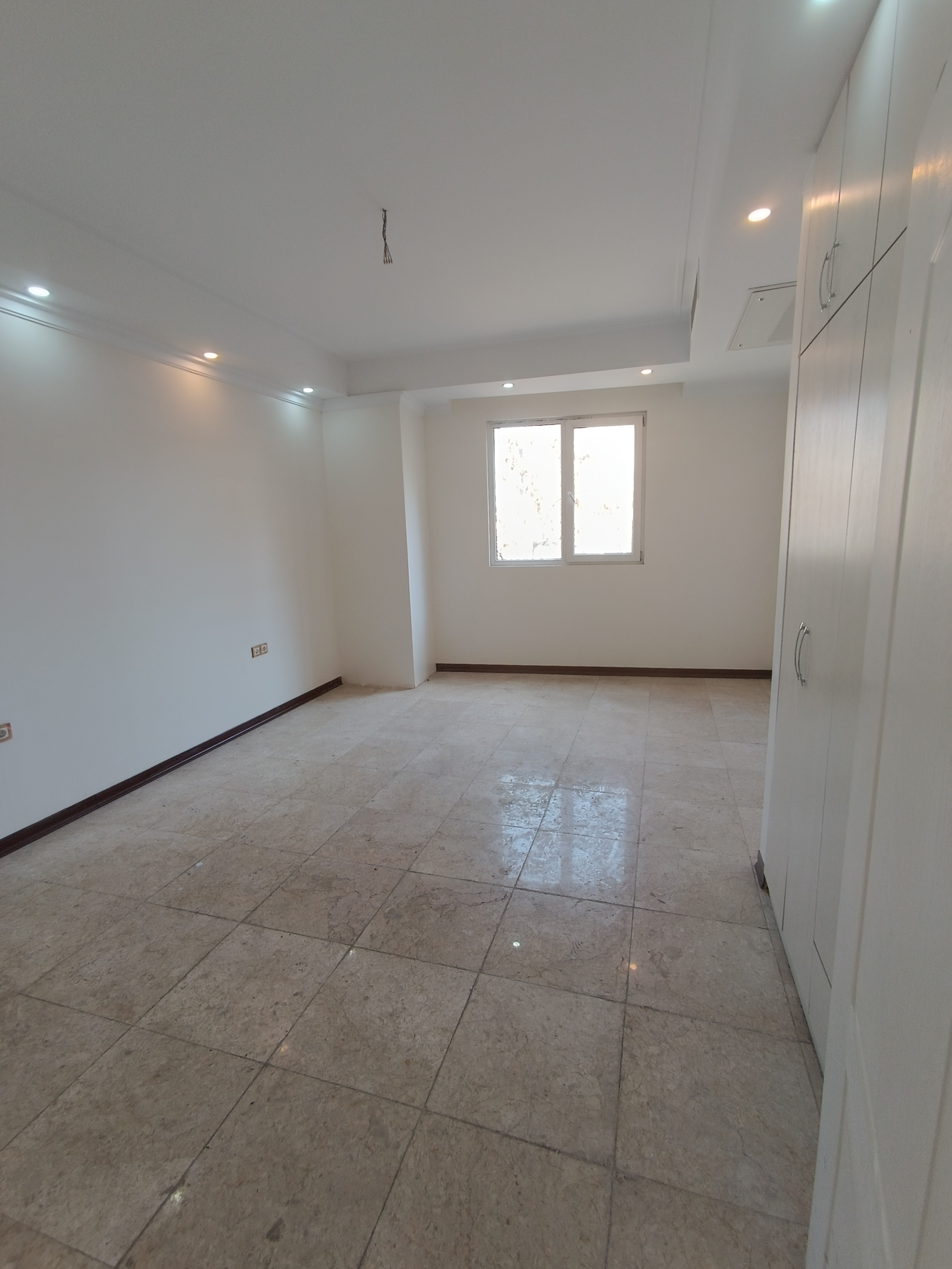 فروش آپارتمان 250 داراباد متر 3 خواب فول مشاعات فعال لابی و سرایدار