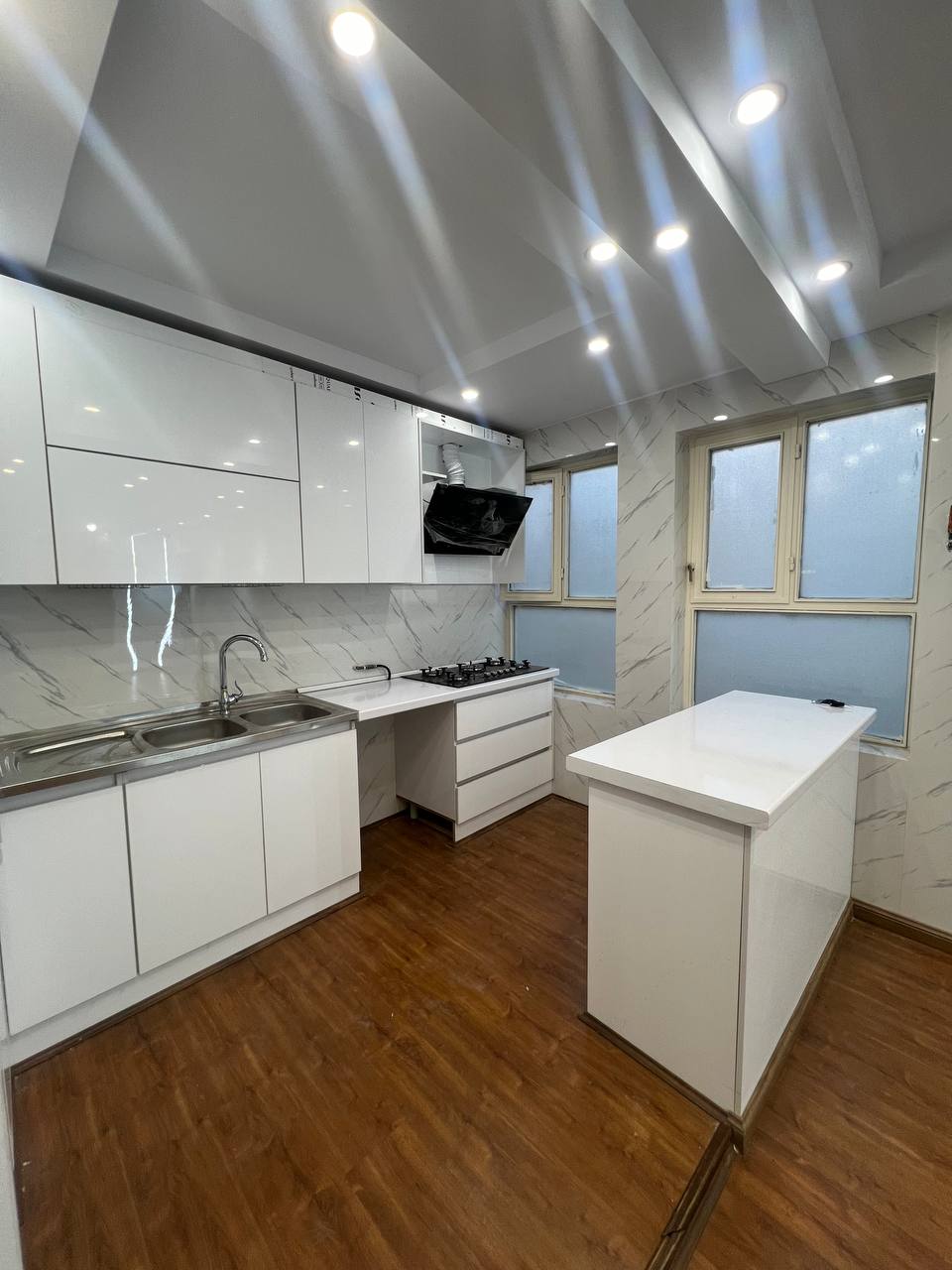 فروش آپارتمان 95 متر دیباجی 20 متر انباری