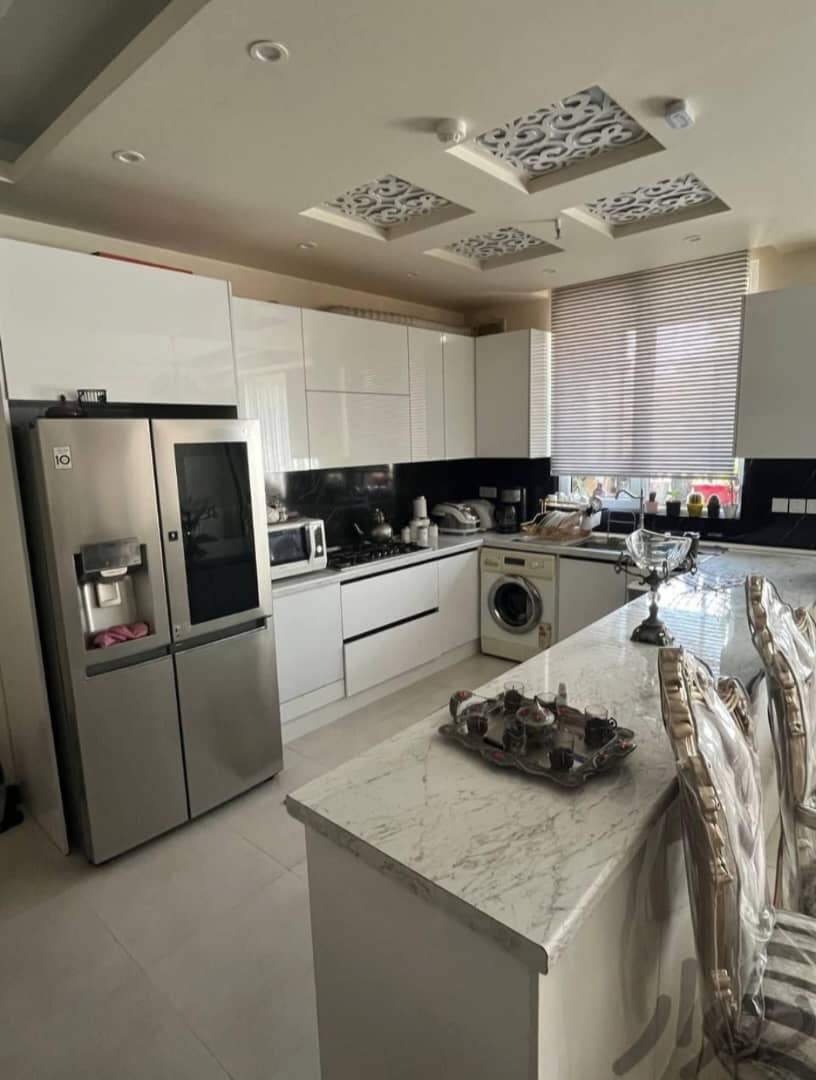 فروش آپارتمان 105متر کیکاووس شیک وارزنده