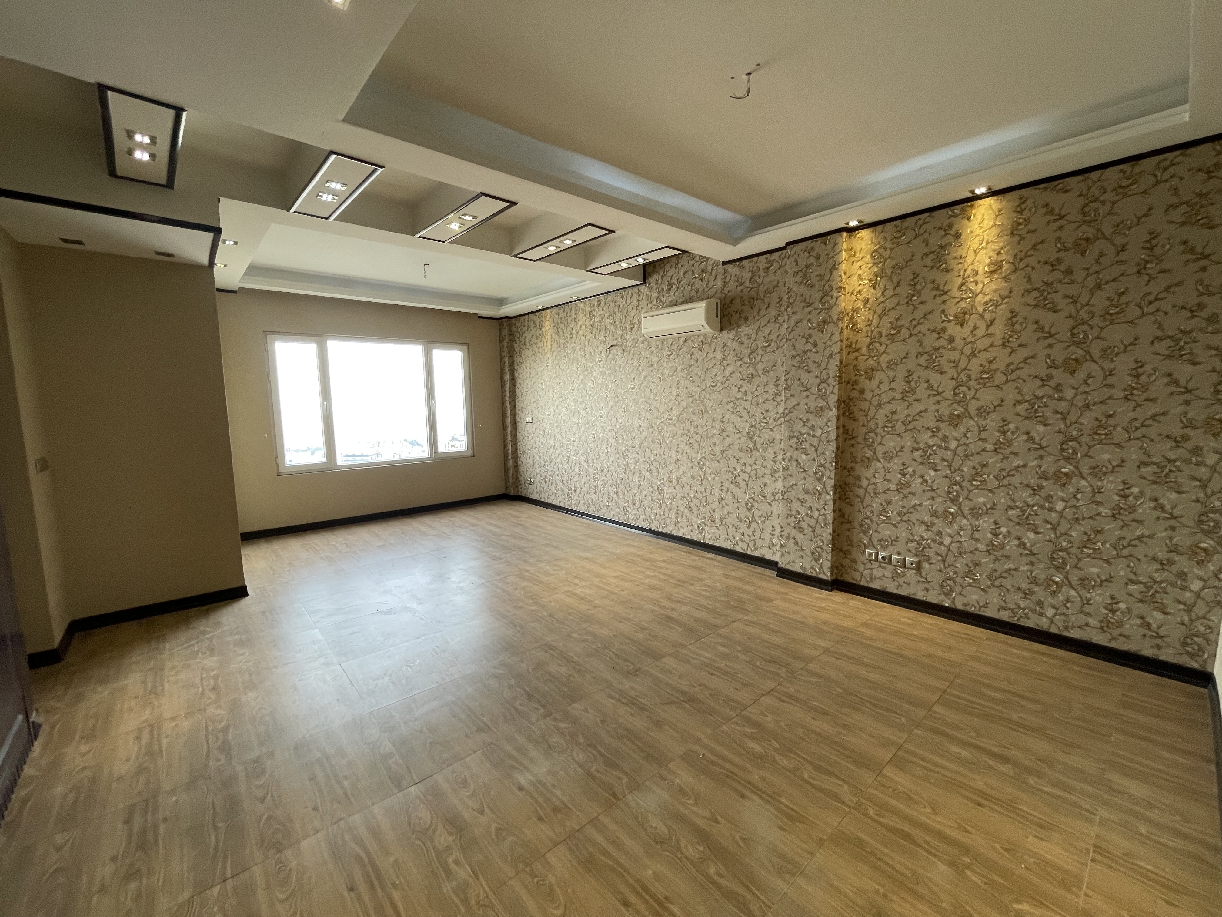 اجاره آپارتمان 200متر فرمانیه 3خواب تاپ لوکیشن