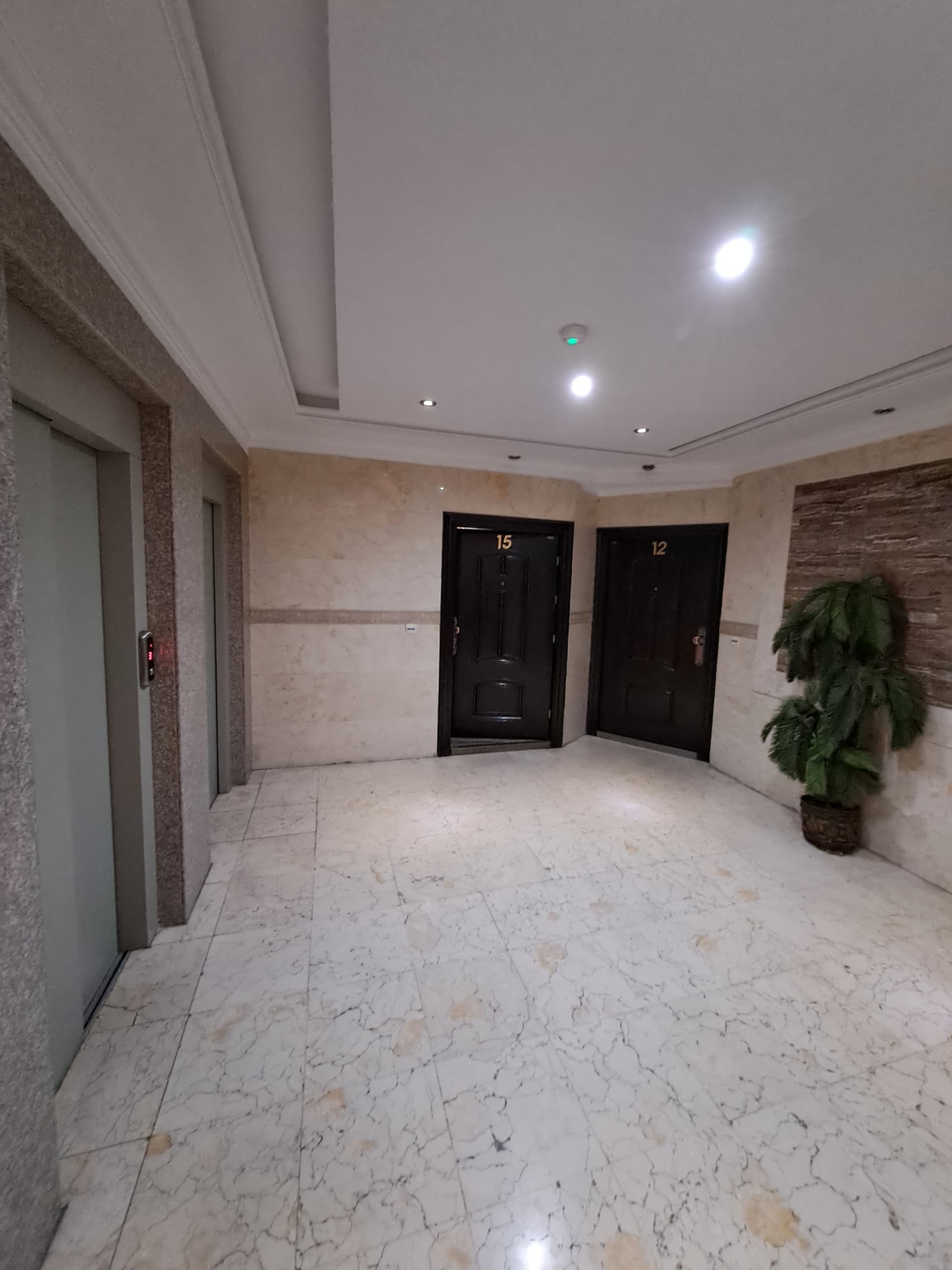 فروش آپارتمان 153 متر چیذر فول مشاعات