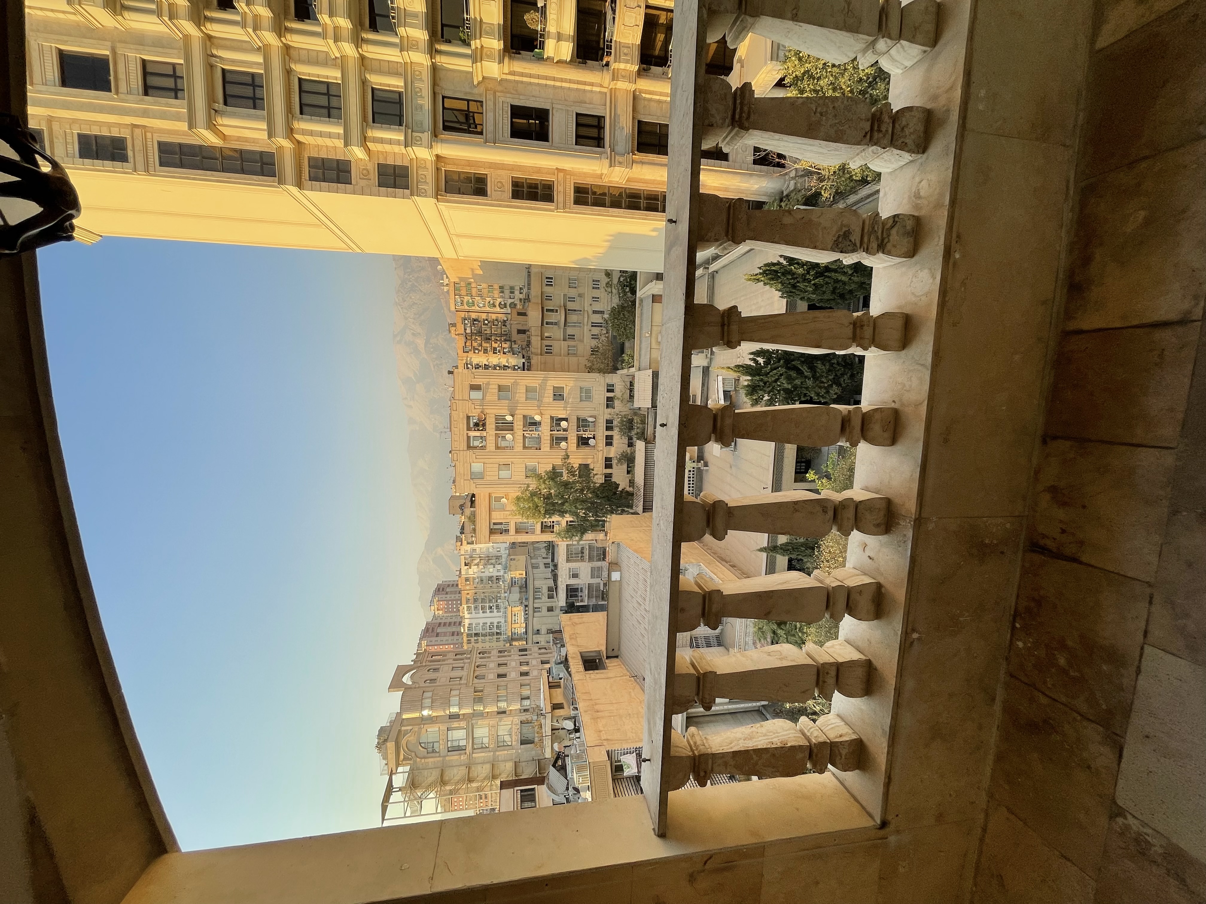 آپارتمان 105 متری 2 خواب غرق نور در قیطریه