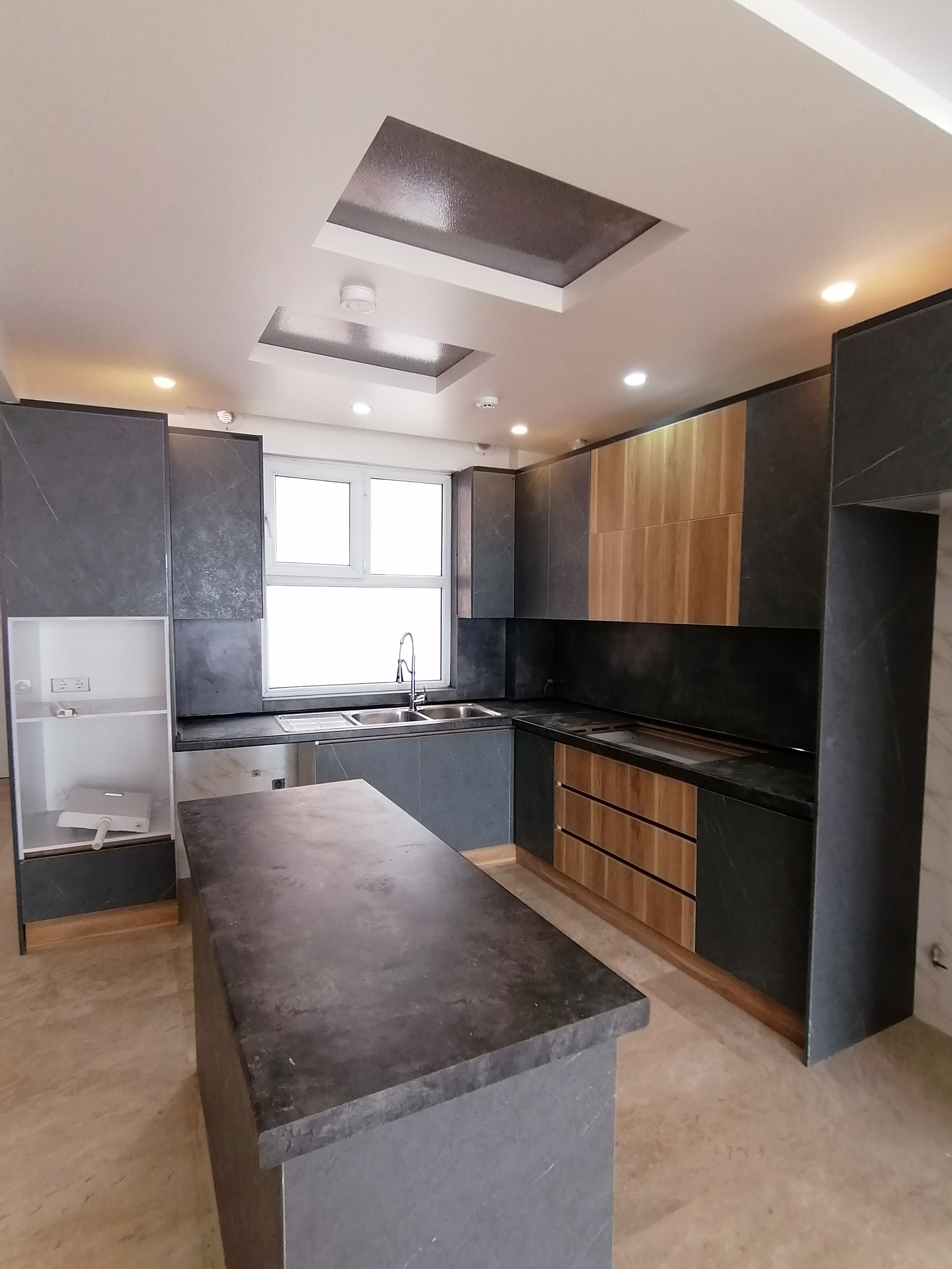 فروش آپارتمان 110 متر 2خواب حکمت کلید نخورده