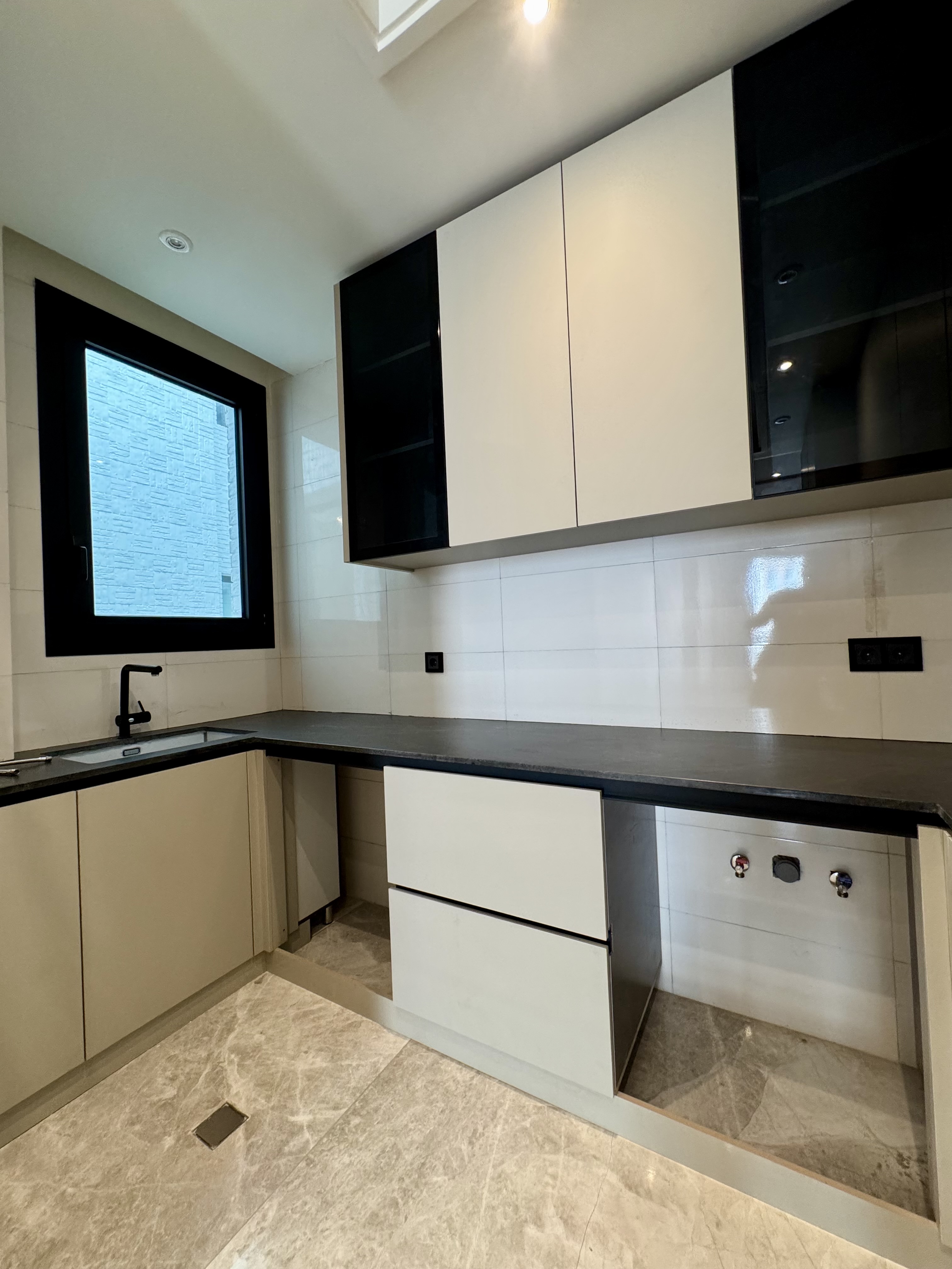 فروش آپارتمان 100متر اقدسیه فول مشاعات