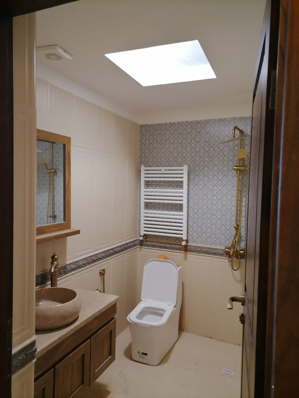 فروش آپارتمان 140 متر عطار دیباجی جنوبی