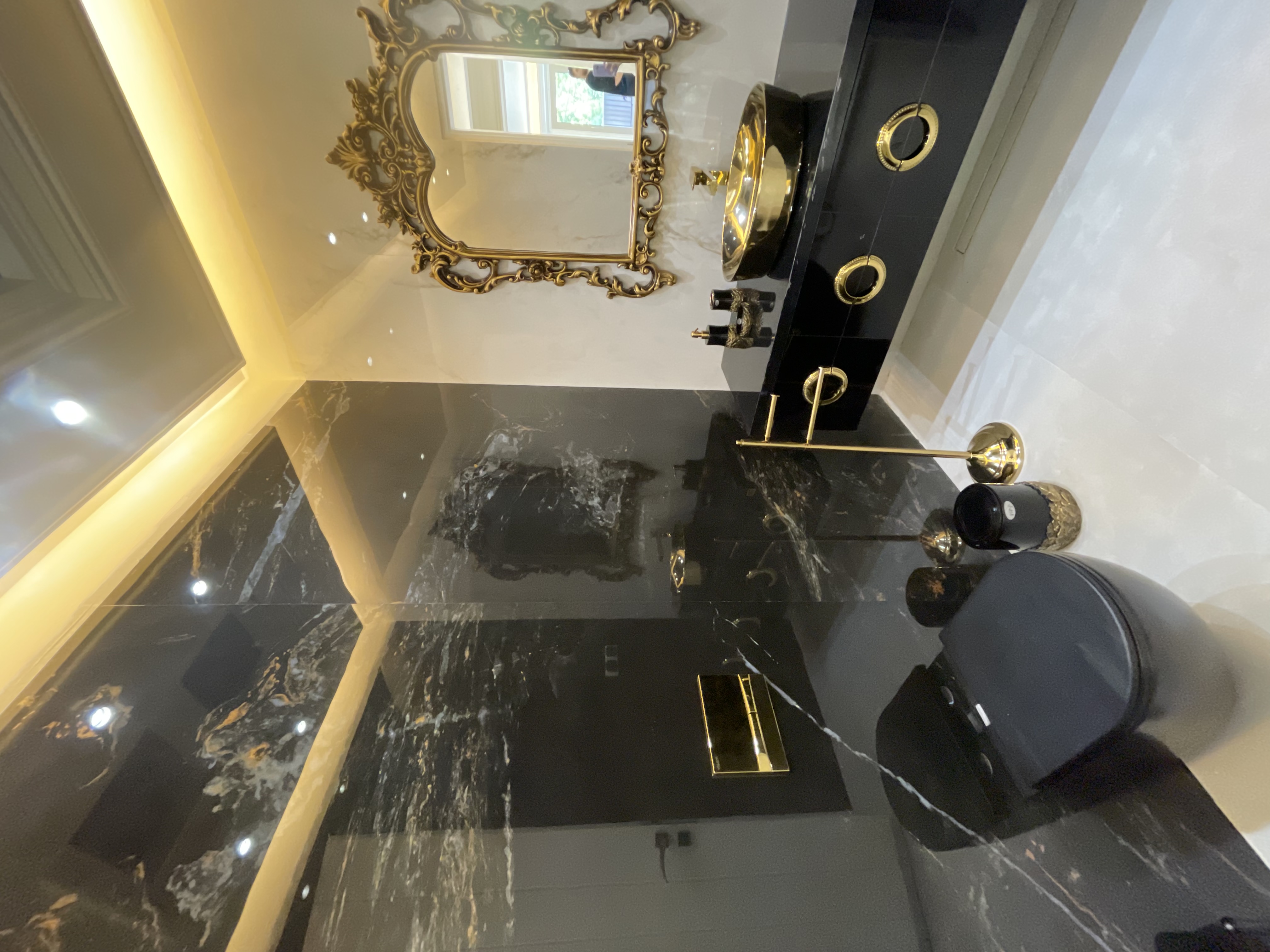 فروش آپارتمان 210متر فرمانیه 3خواب تک واحدی