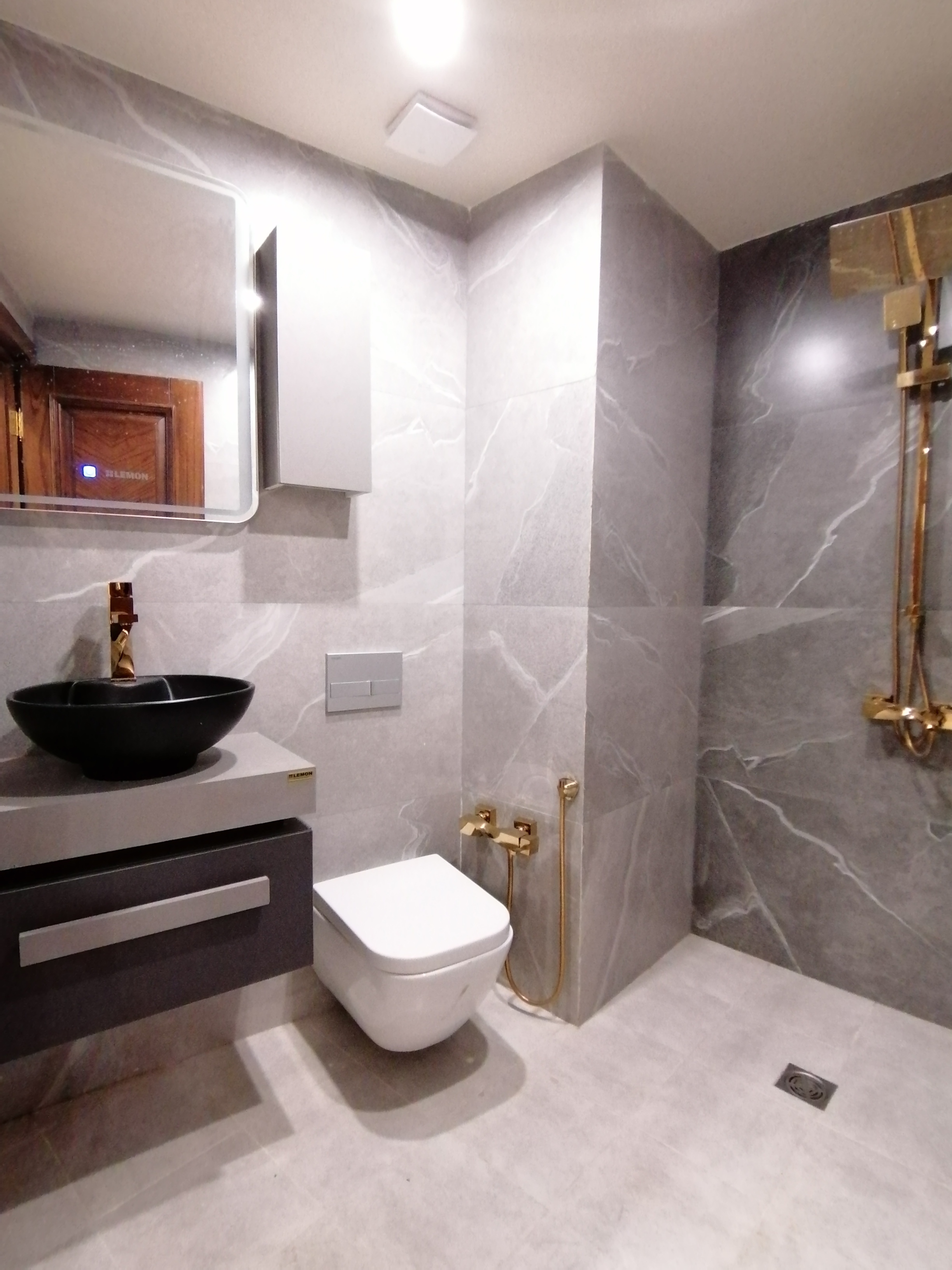 فروش آپارتمان 109 متر دیباجی متریال برند