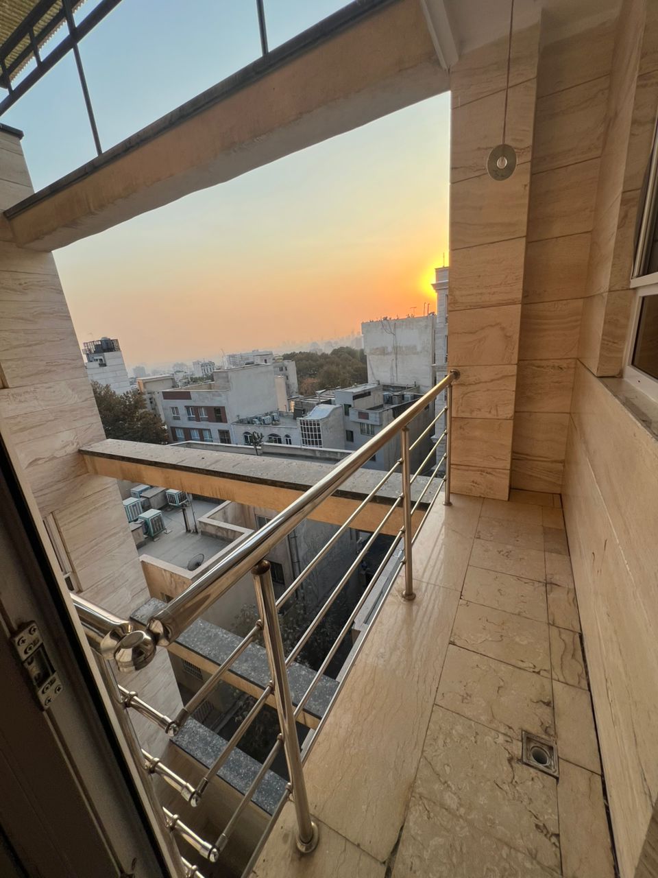 فروش آپارتمان 130 متر شمال کاج نیاوران