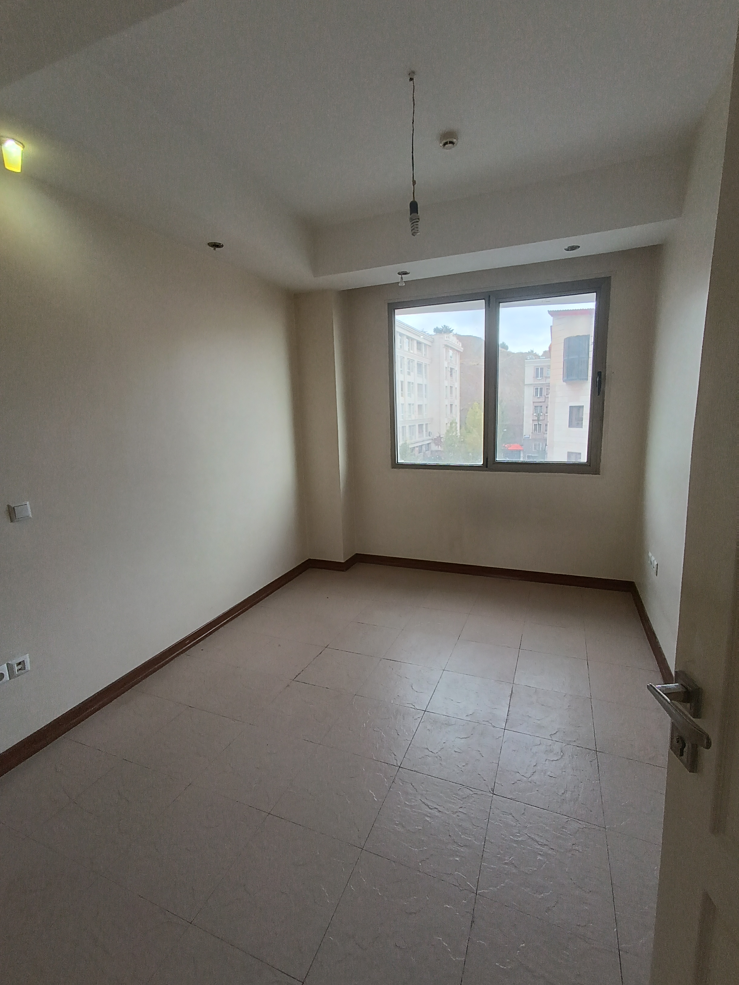 فروش آپارتمان 120 متر شهرک لاله 2 خواب لابی و بالکن دار