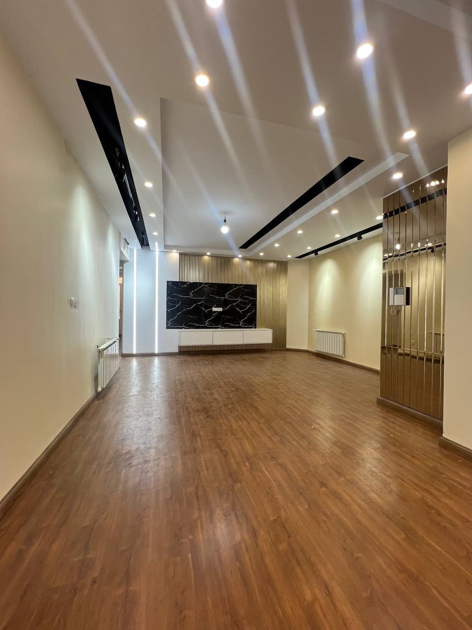 فروش آپارتمان 95 متر دیباجی 20 متر انباری