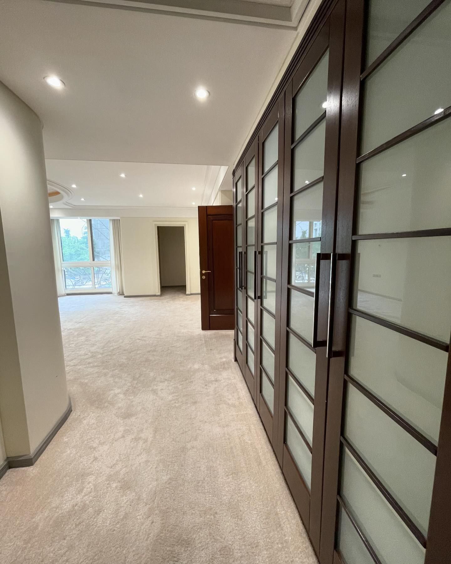 اجاره آپارتمان 260 متر اقدسیه تراس قابل چیدمان