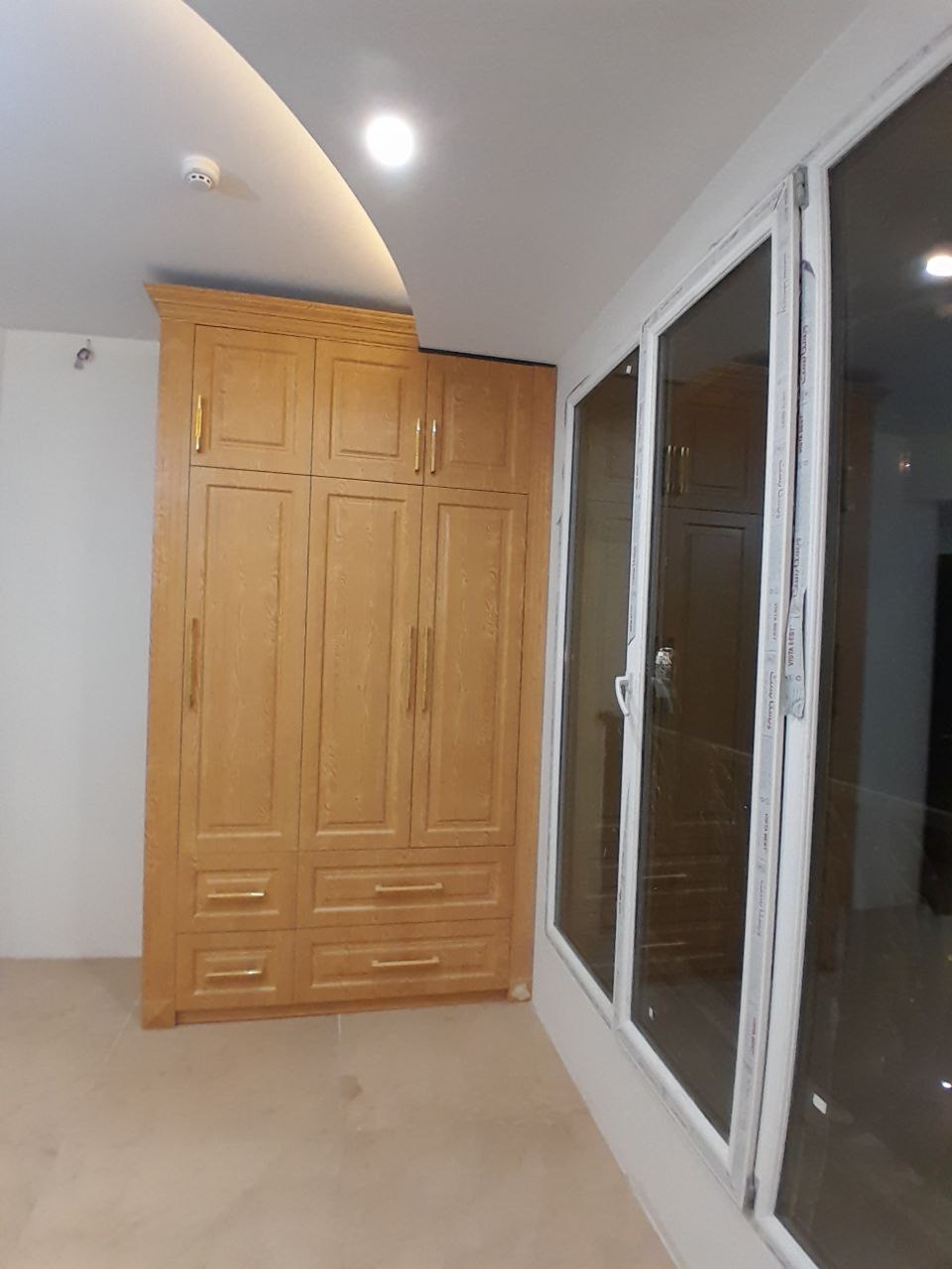 اجاره آپارتمان 260 متر جهانتاب دارای مشاعات ابی فعال
