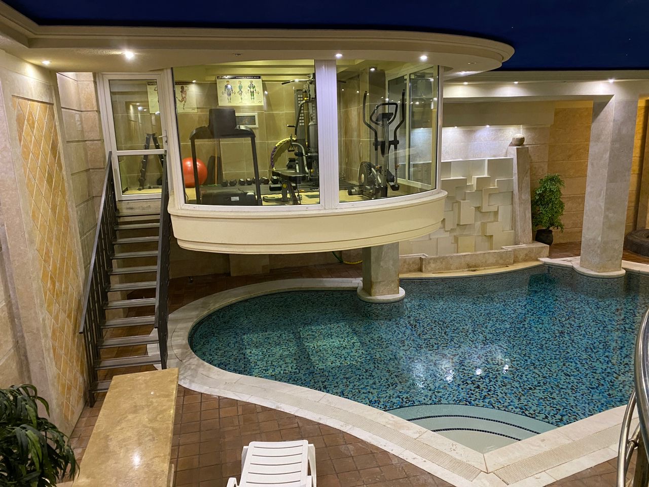 اجاره آپارتمان 180 متر اندرزگو