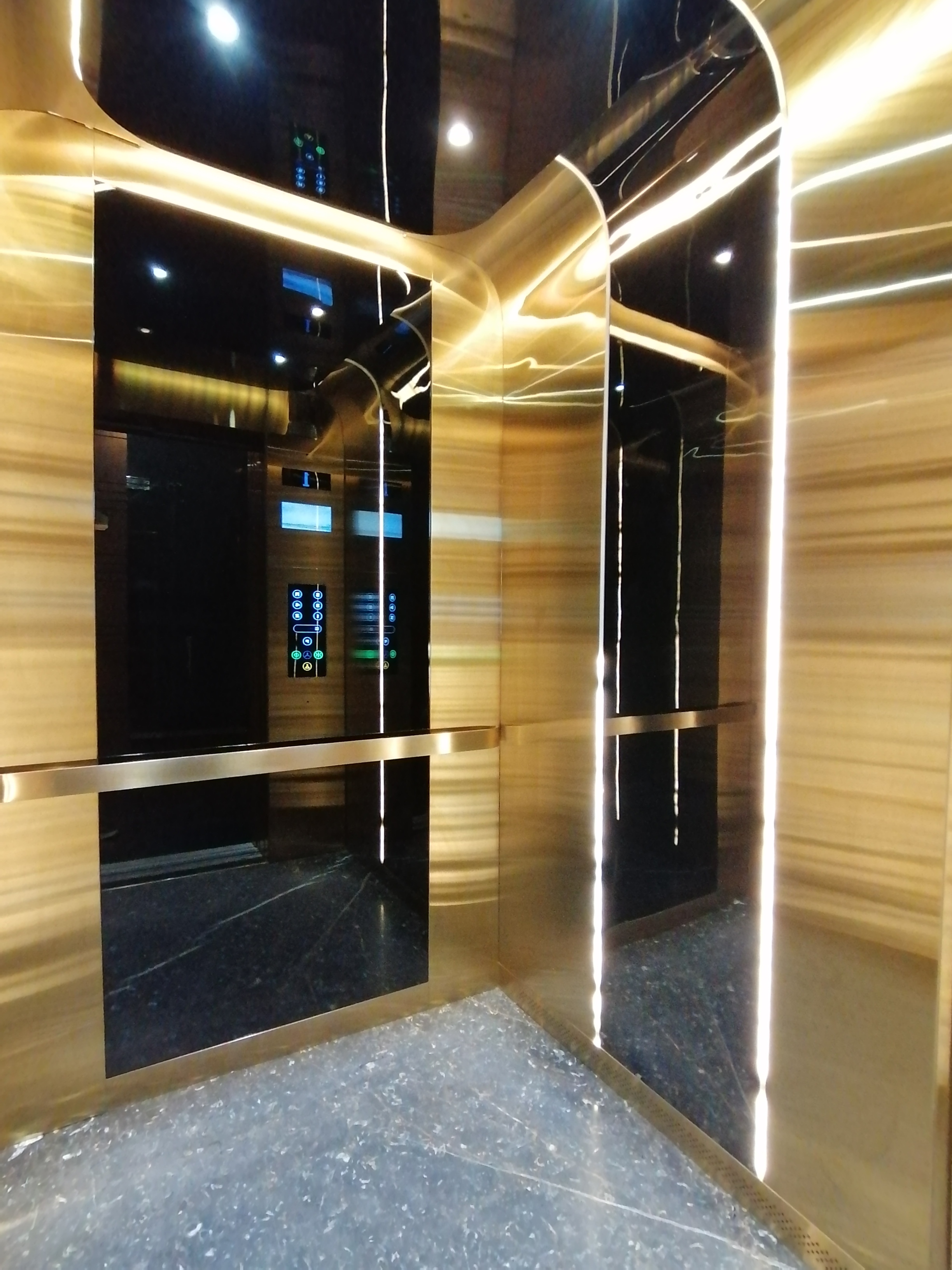 فروش آپارتمان 109 متر دیباجی متریال برند