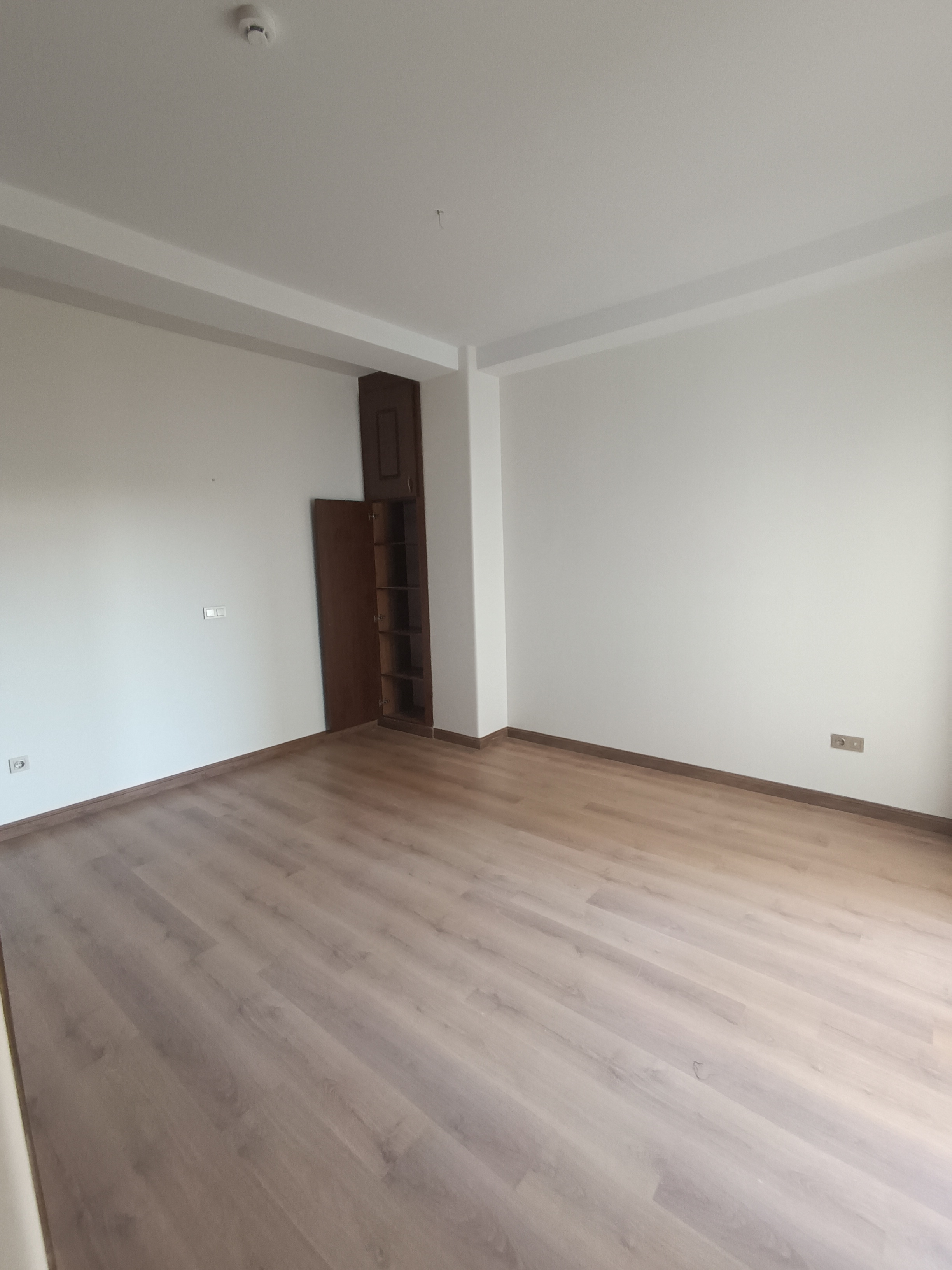 فروش آپارتمان 100 متر ازگل 2 خواب بالکن دار نوساز