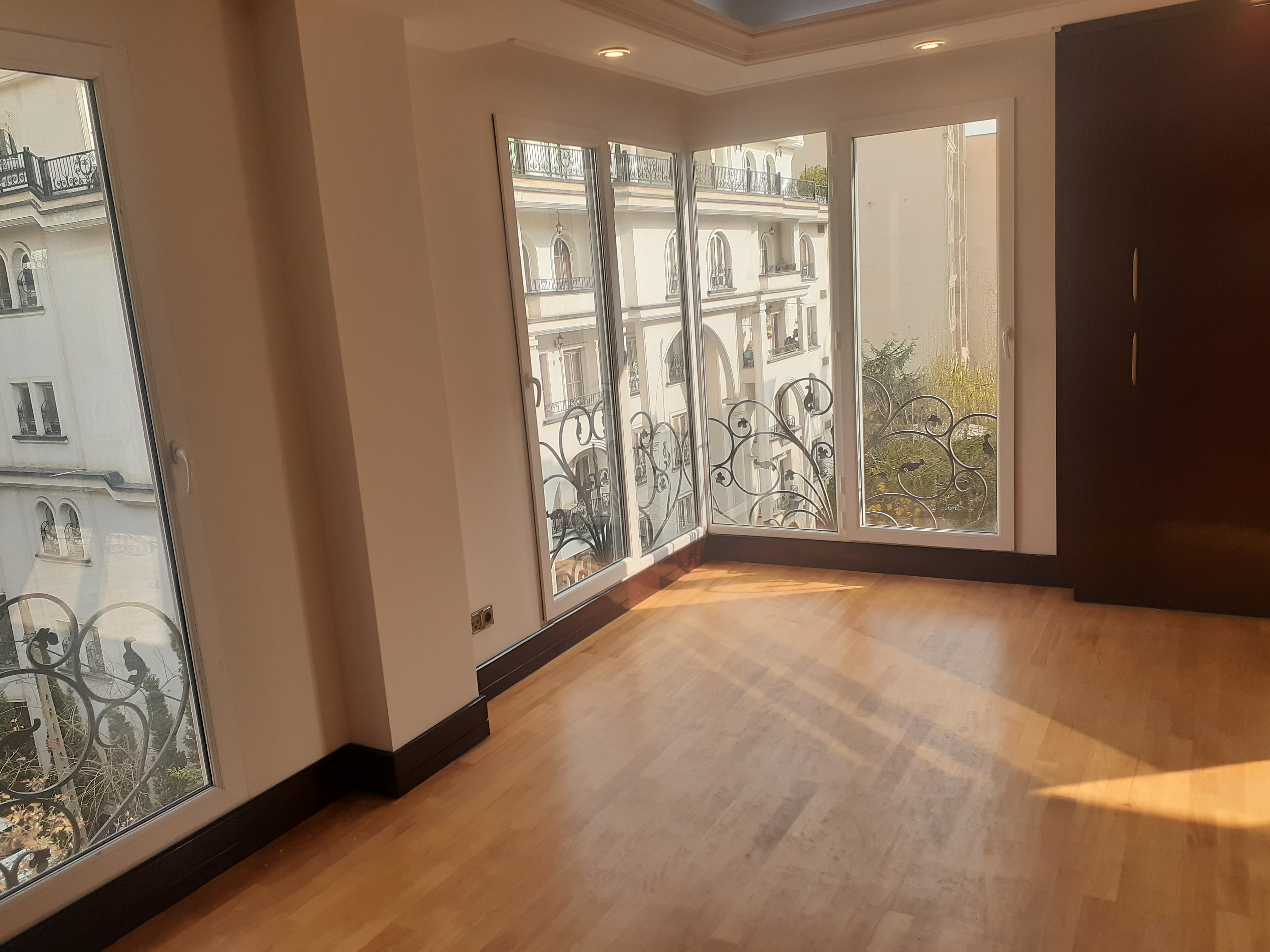 فروش آپارتمان 250 متر دروس نوساز فول امکانات