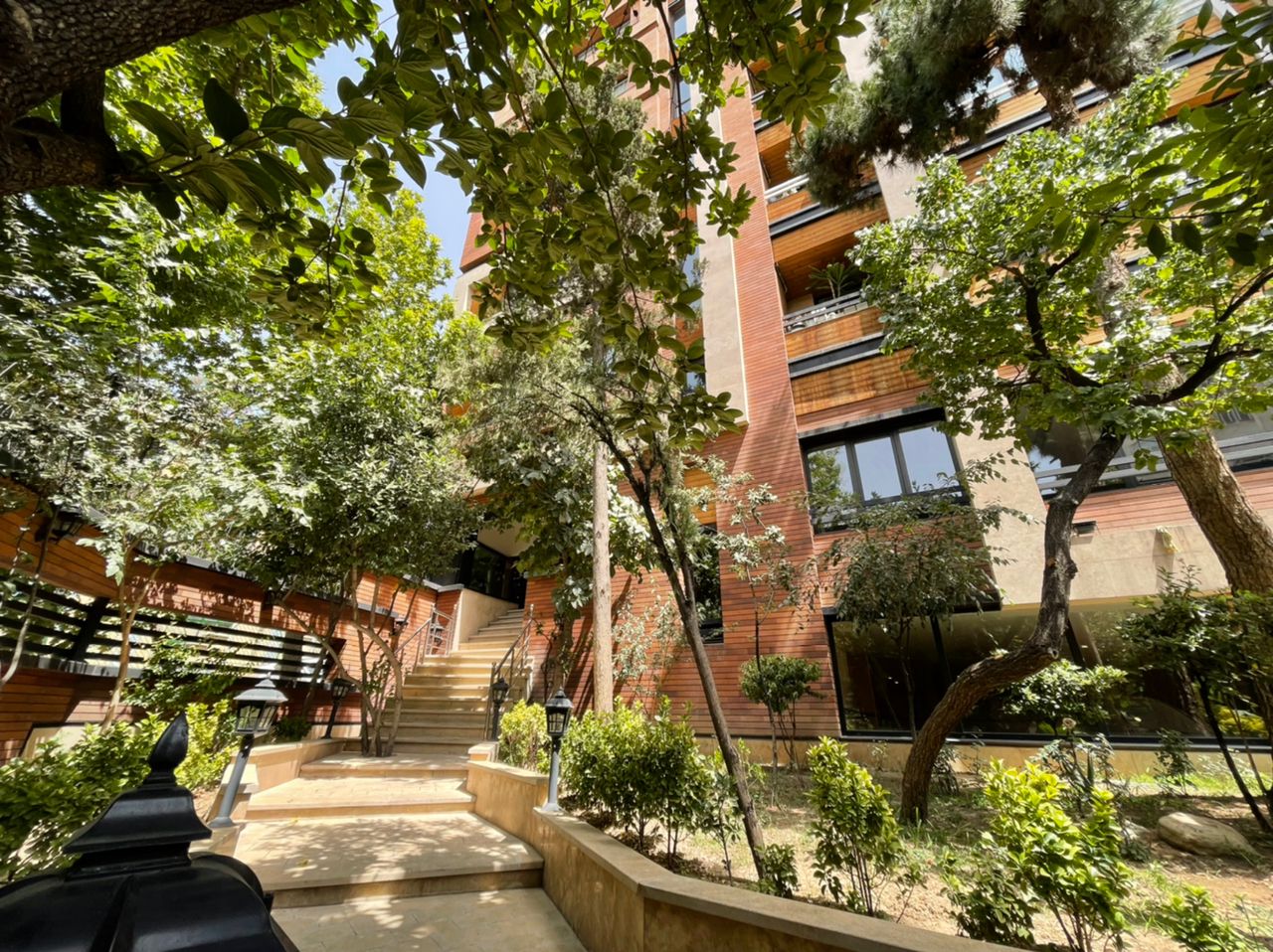 فروش آپارتمان 145 متر دیباجی تاپ لوکیشن