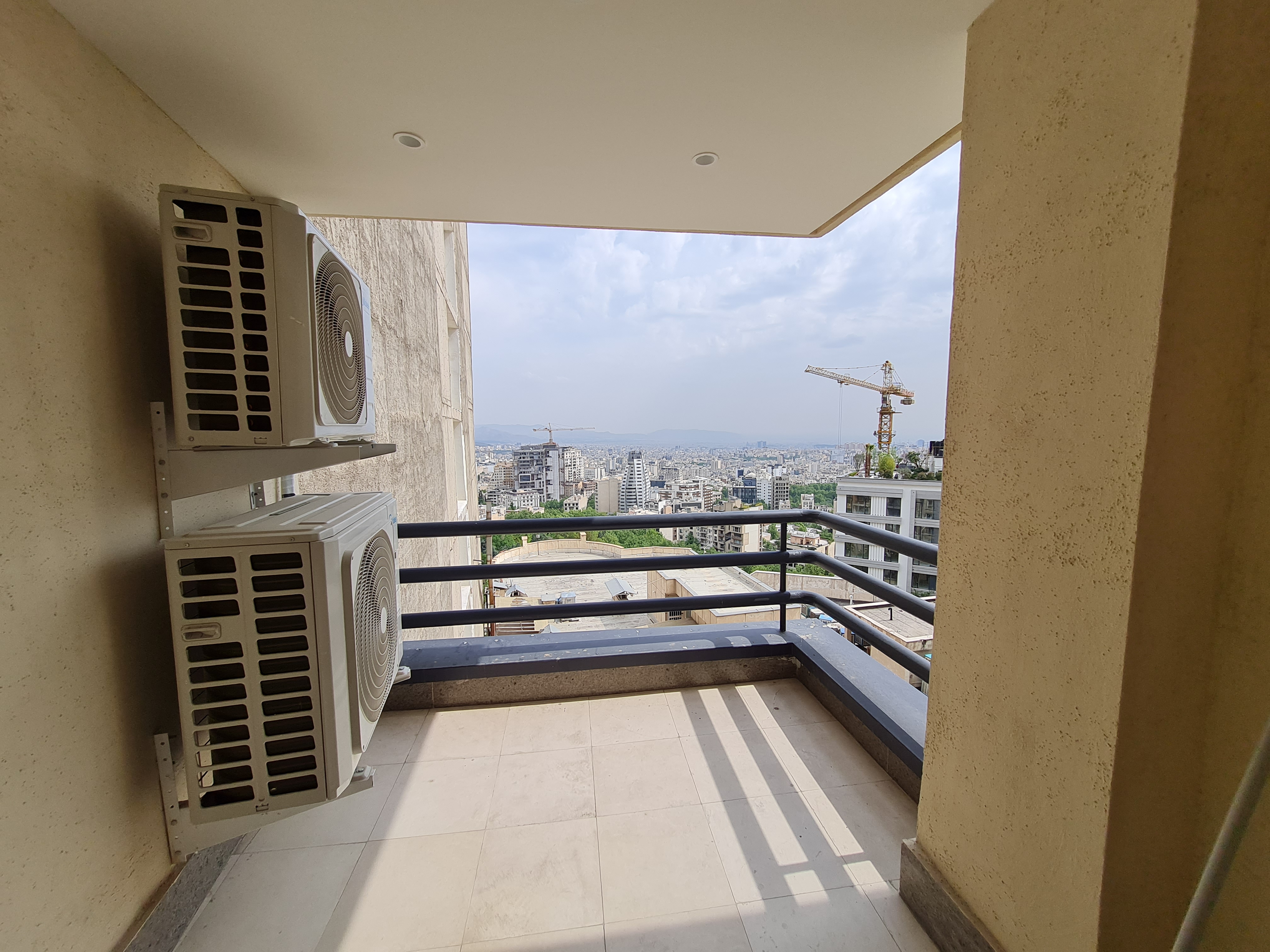فروش آپارتمان 200 متر شمال کاخ تاپ لوکیشن