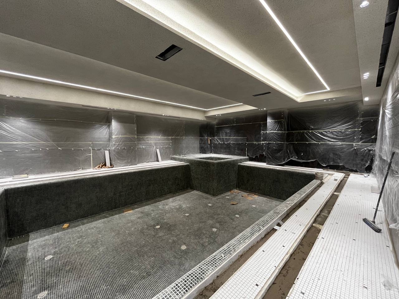 فروش آپارتمان 150 متر آجودانیه 2 مستر فول مشاعات