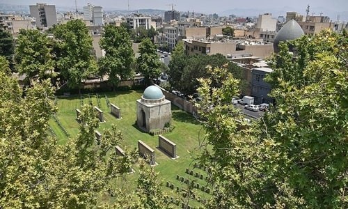 گشتی در قلهک، از روستا تا محله‌ای مدرن در تهران 